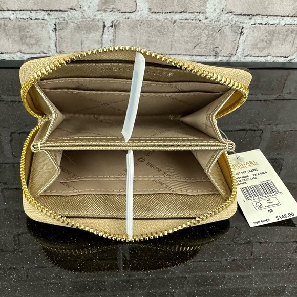 MICHAEL KORS JET SET TRAVEL LEATHER MEDIUM ZIP AROUND CARD CASE WALLET BAG $188 - Picture 4 of 5